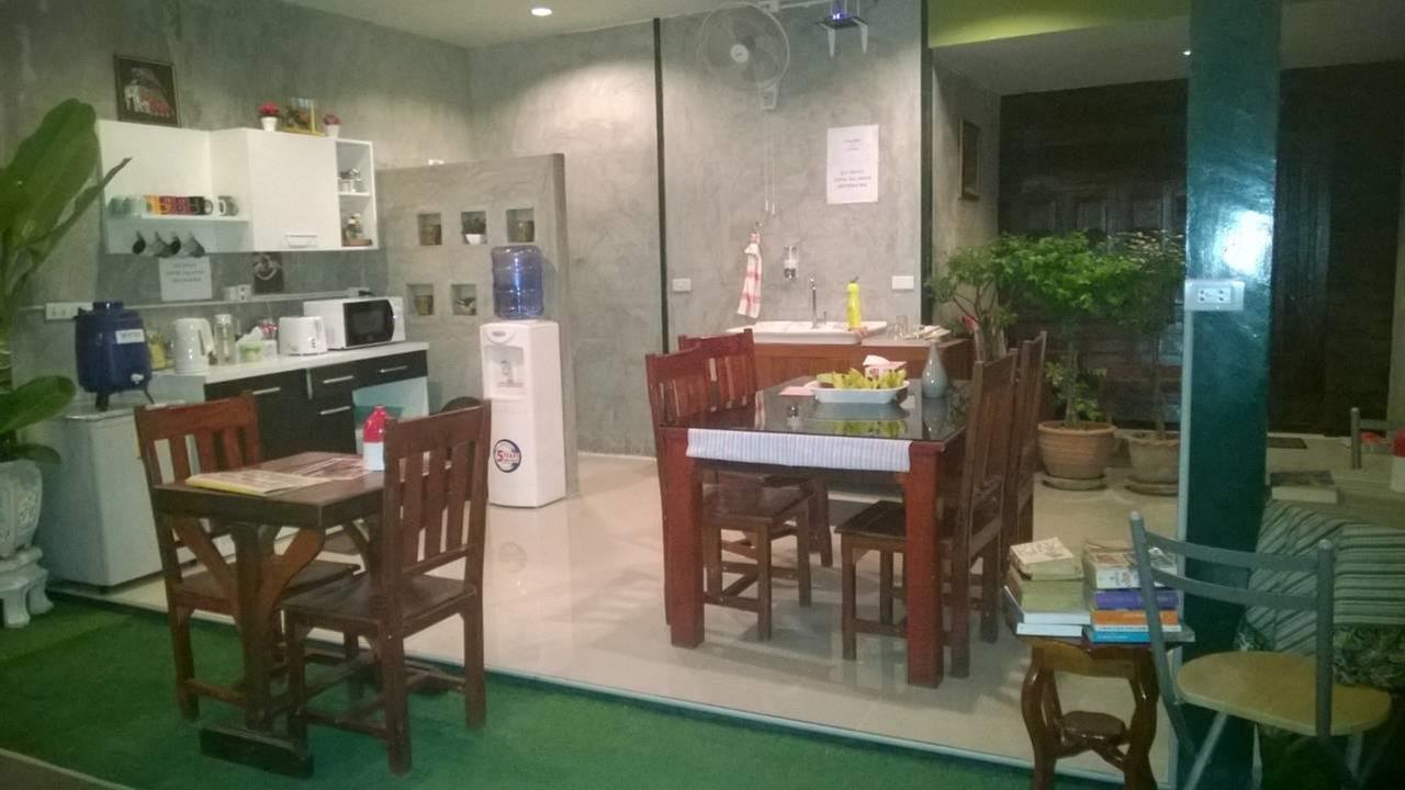 Pk Hostel Phra Nakhon Si Ayutthaya Exterior foto